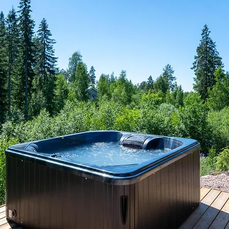 Himoskuutio 4 Inc Outdoor Jacuzzi Jamsa