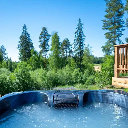 Himoskuutio 4 Inc Outdoor Jacuzzi Σπίτι διακοπών Jämsä