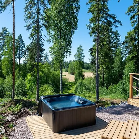 Himoskuutio 4 Inc Outdoor Jacuzzi * Jämsä