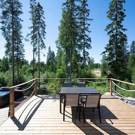 Himoskuutio 4 Inc Outdoor Jacuzzi Сasa de vacaciones *