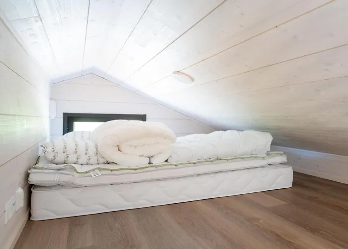 Himoskuutio 4 Inc Outdoor Jacuzzi Дом отдыха *