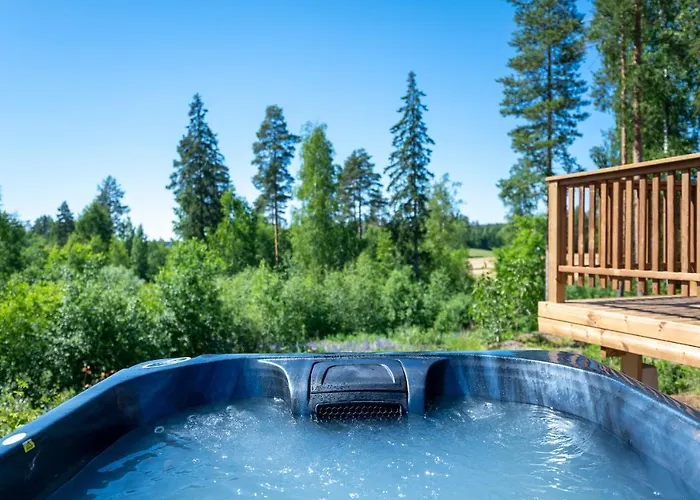 Himoskuutio 4 Inc Outdoor Jacuzzi Дом отдыха Йямся