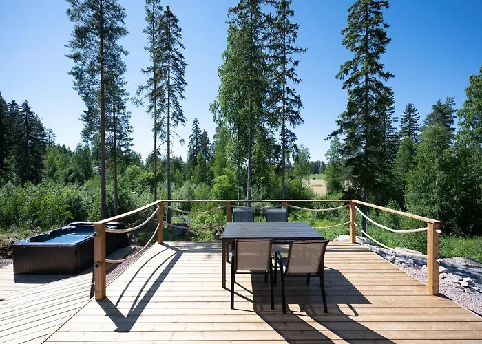 Himoskuutio 4 Inc Outdoor Jacuzzi Дом отдыха *